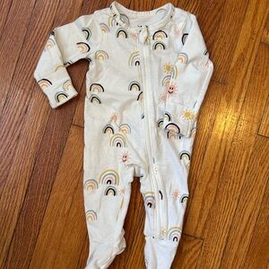 Tea Collection Rainbow and Sun Print Baby Footie Pajamas size Newborn